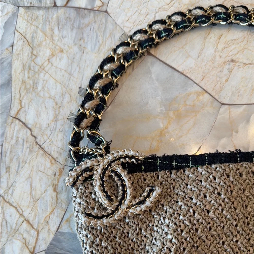 CHANEL Tan and Black Hobo Bag with Chunky Chain Handle - Picture 4 of 11